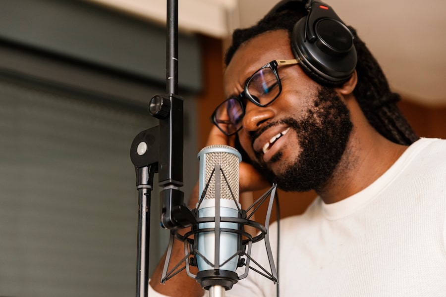 What Is Microphone Bleed/Spill? (With Methods To Reduce It)