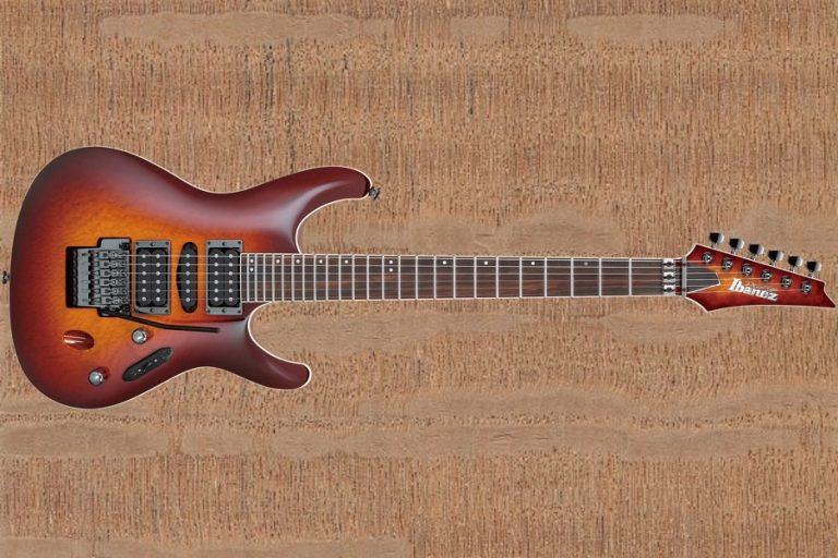 Is Oak A Good Guitar Tonewood? Electric, Acoustic & Bass